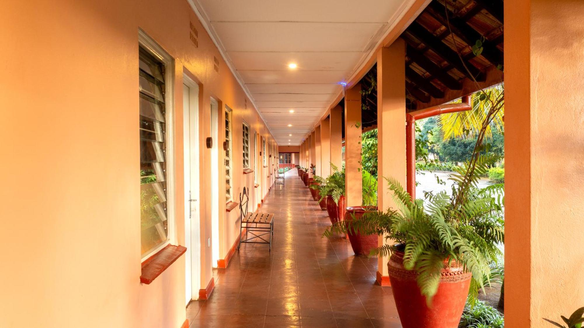 Masindi Hotel Exteriör bild