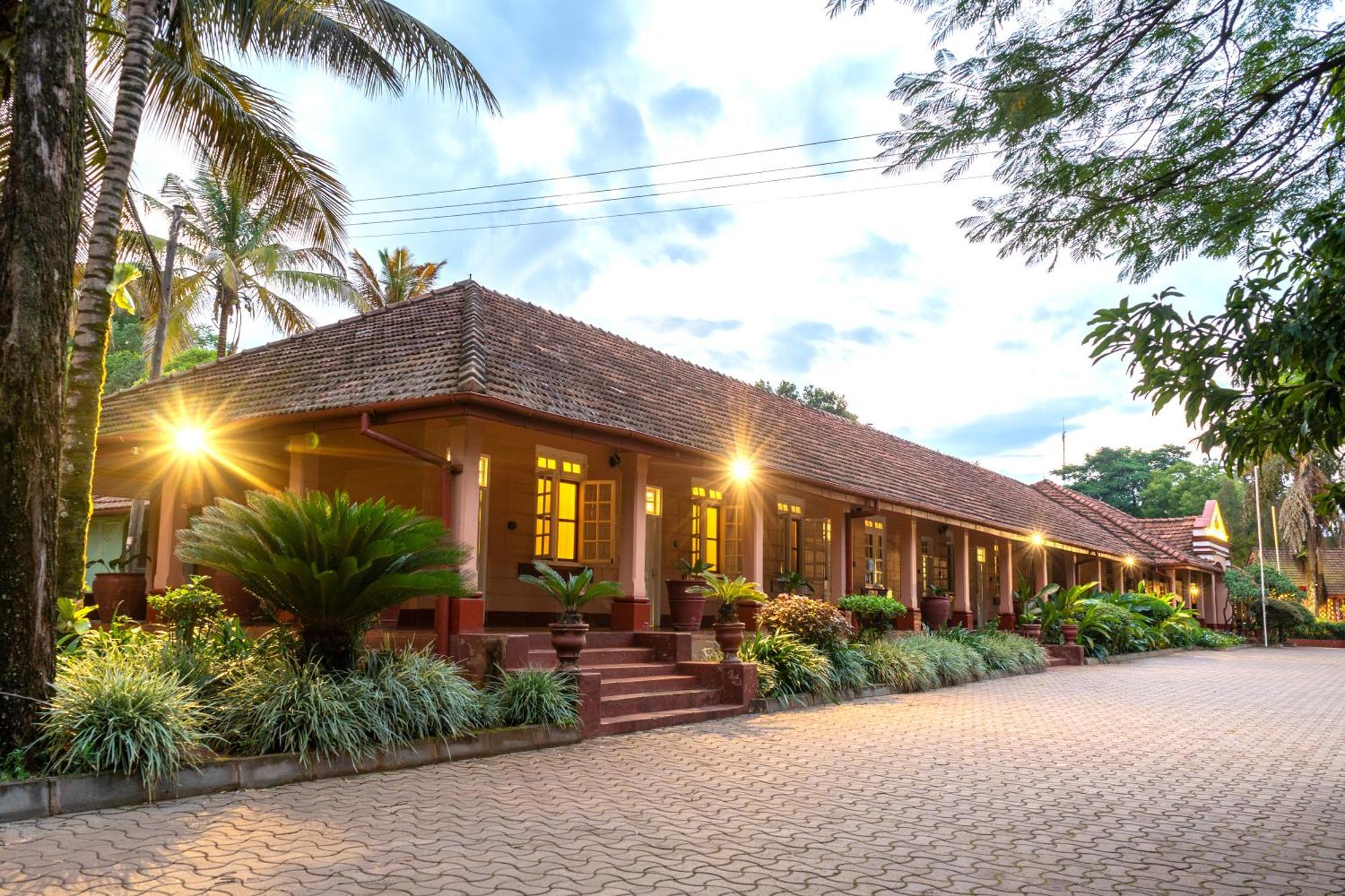 Masindi Hotel Exteriör bild