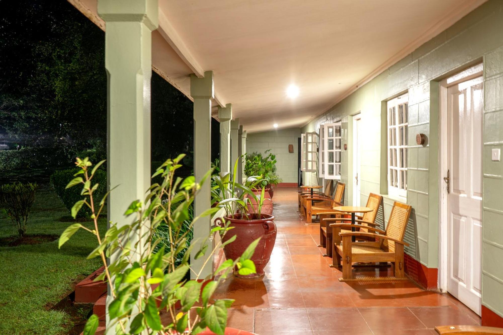 Masindi Hotel Exteriör bild